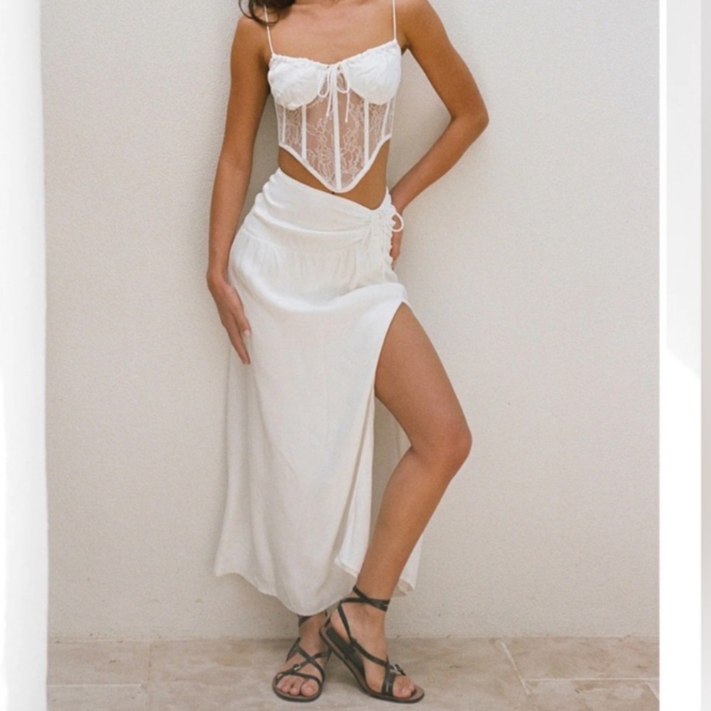 Sabo - Elegant White Lace Set